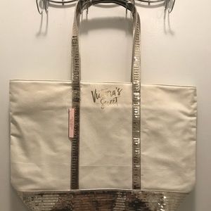 Victoria’s Secret Weekender Zip Bag NWT